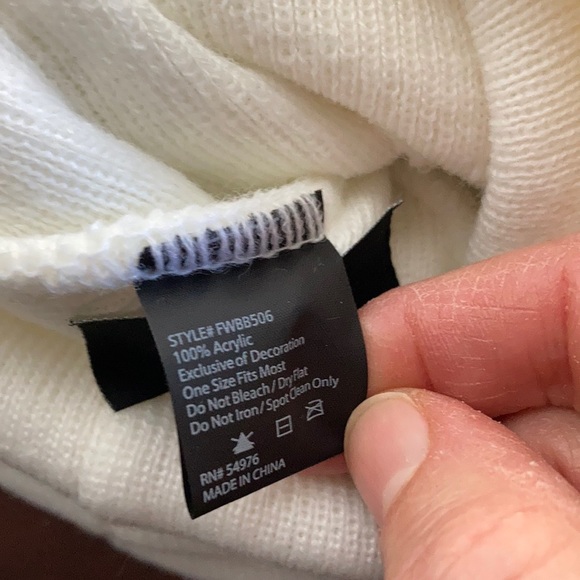 Funky Junque brides winter hat - Picture 2 of 5